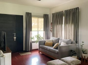 Casa · 166m² · 4 Ambientes · 2 Cocheras · Dúplex en Venta de 3 Dorm. con 2 Cocheras - Siete Soles