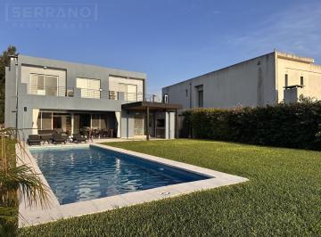 Casa · 270m² · 7 Ambientes · 5 Cocheras · Casa en Venta de 6 Ambientes con Pileta y Vista Al Lago en La Comarca, General Pacheco Tigre