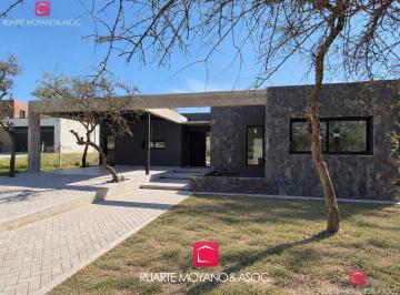 Casa · 200m² · 6 Ambientes · 2 Cocheras · Casa a Estrenar | Alta Gracia Country Golf | 3 Dorm.