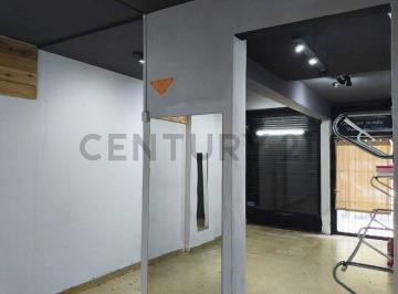 Local comercial · 54m² · Alquiler - Local Comercial a La Calle Una Cuadra Aven Rivadavia