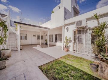 PH · 79m² · 4 Ambientes · Venta PH 4 Ambientes con 194 m² Patio Terraza en Santos Lugares