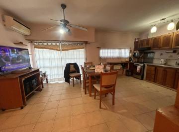 Bodega-Galpón · 750m² · Venta Local/deposito 500 m² y 3 Casas Berazategui