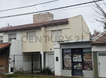 Oficina comercial · 104m² · 6 Ambientes · 1 Cochera · Venta Duplex 3 Dorm. + Local Comercial – Neuquen
