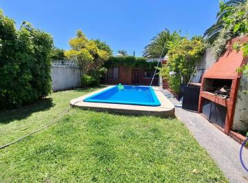 Casa de 3 ambientes, Ituzaingó · Casa en Venta 3 Ambientes C/ Dependencias en Ituzaingó Centro - Apta Credito