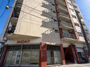 Departamento · 72m² · 4 Ambientes · Departamento 4 Ambientes con Balcón en Alquiler – Lanús Oeste