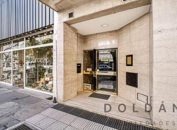 Departamento de 4 ambientes, Almagro · Departamento de 4 Ambientes con Dormitorio en Suite en Piso Alto – Almagro – Muy Luminoso