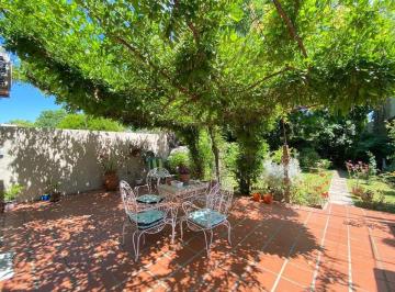 Casa · 180m² · 8 Ambientes · 1 Cochera · Venta en Block Casa y 2 Deptos Temperley Este!