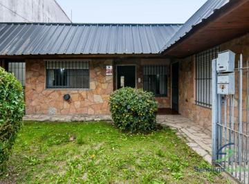 GIU-GIU-362_2 · Casa 3 Dorm. Lote 400 m² en Gonnet