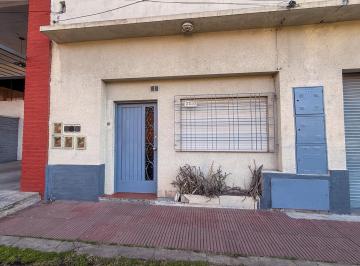 PH · 50m² · 2 Ambientes · Alquiler 2 Ambientes en Ramos Mejía – Avellaneda Al 2300.