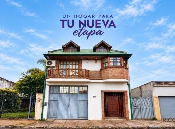 Casa · 332m² · 4 Ambientes · 3 Cocheras · Casa 4 Ambientes en Alquiler con Galpon Apto Comercial Berazategui Centro