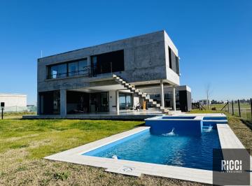 Casa · 150m² · 4 Ambientes · 2 Cocheras · Casa en Venta 4 Ambientes Puerto Nizuc Hudson Oportunidad Unica