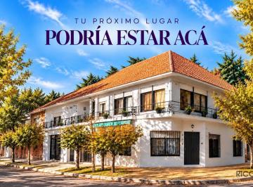 Casa · 180m² · 6 Ambientes · 2 Cocheras · Casa en Venta Multifamiliar, 3 Departamentos Totalmente Independientes 3 y 2 Ambientes con Cocheras
