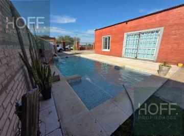 Casa · 115m² · 3 Ambientes · 3 Cocheras · Quincho en Venta en Barrio Solar del Campo II - Puerto Tirol