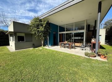 Casa · 350m² · 4 Ambientes · 3 Cocheras · Venta de Casa 6 Ambientes en Barrio Country San Carlos - Pablo Nogues