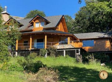 Casa · 415m² · 5 Ambientes · 2 Cocheras · Excelente Propiedad con Vistas Al Lago - 415 m² en Lote de 10.000 m² - Lago Hermoso