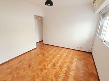 Departamento · 37m² · 2 Ambientes · Olivos - Luminoso Dpto. 2 Amb con Excelente Ubicación!