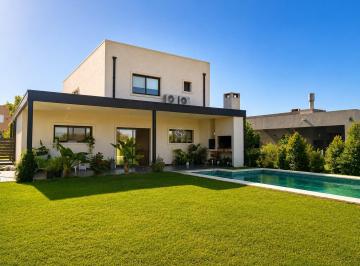 Casa · 150m² · 5 Ambientes · 2 Cocheras · Casa en Alquiler en San Eduardo, Pilar del Este, Pilar