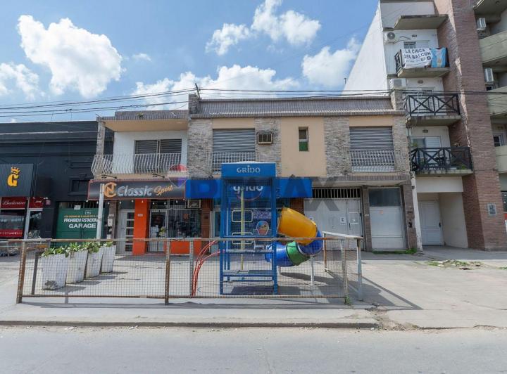 Local comercial · 566m²
