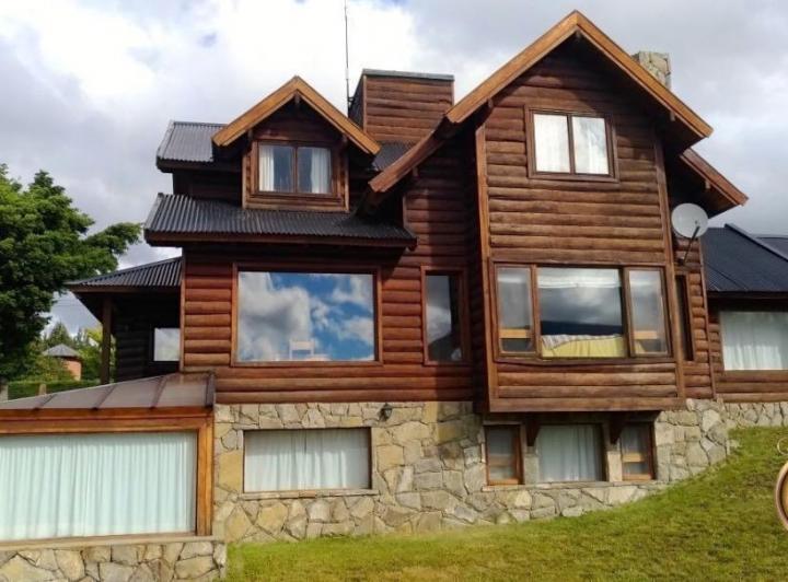 Casa · 266m² · 7 Ambientes · 1 Cochera