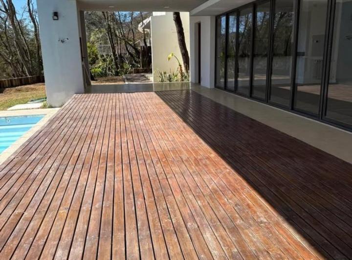 Casa · 250m² · 4 Ambientes · 6 Cocheras