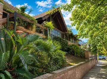 Casa · 240m² · 2 Cocheras · Venta | Casa | Beccar | 4 Amb | Jardin | Pileta | Parrilla y Quincho | Dependencia de Servicio