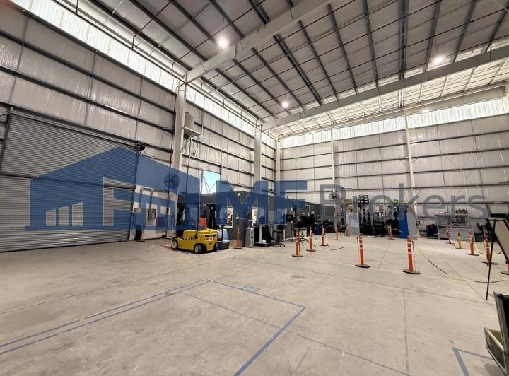 Bodega-Galpón · 720m² · 3 Cocheras