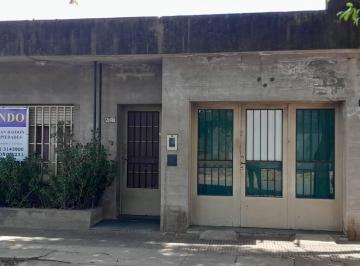 Casa · 114m² · 4 Ambientes · 1 Cochera · Casa Dorrego 4040