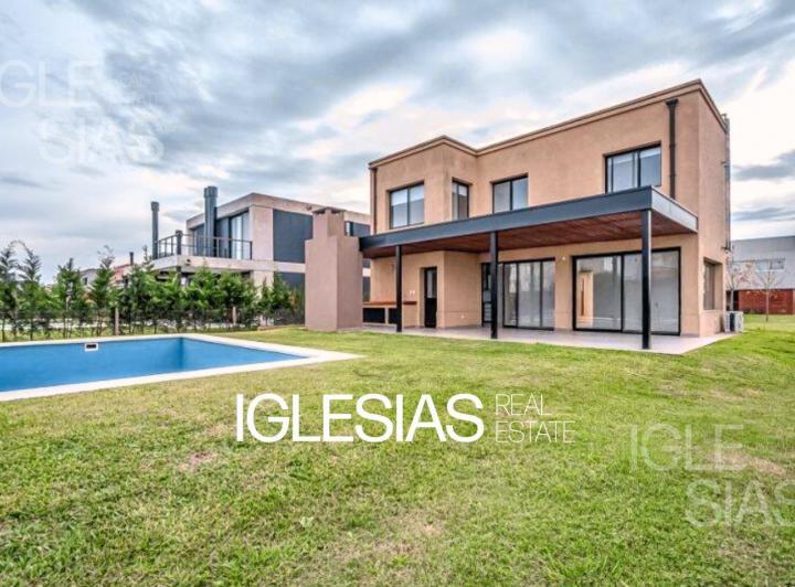 Casa · 149m² · 5 Ambientes · 1 Cochera