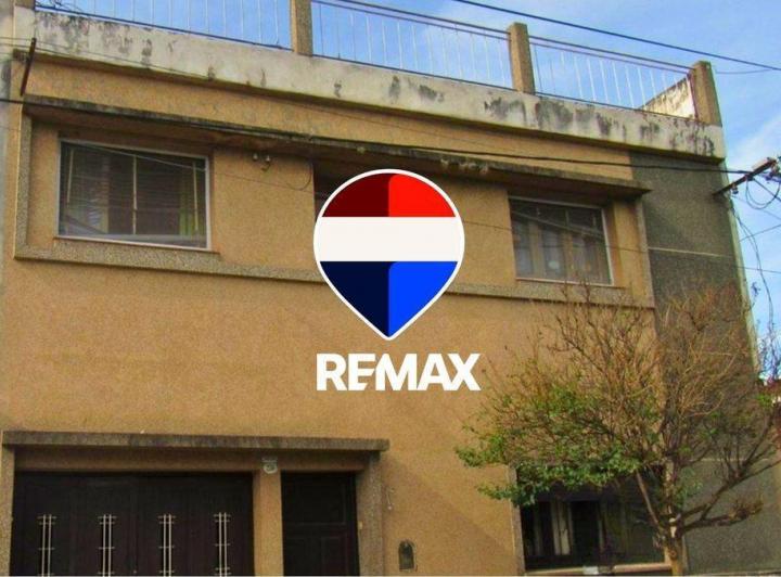 Casa · 162m² · 8 Ambientes · 1 Cochera