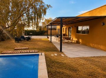 Casa · 130m² · 3 Ambientes · 2 Cocheras · Venta Casa La Yaya El Challao Mendoza con Pileta