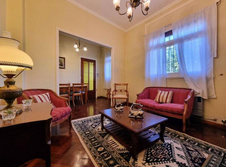 Casa · 185m² · 5 Ambientes · 1 Cochera