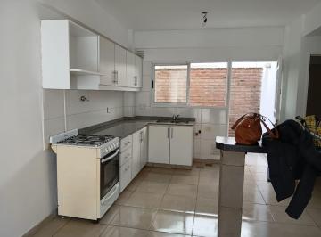 Departamento en Alquiler de 1 ambiente · Alquiler - Dueño - 1 Amb Divisib C/patio y Balcon
