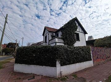 Casa · 114m² · 3 Ambientes · 1 Cochera · Venta Casa 3 Ambientes en Boulogne - San Isidro