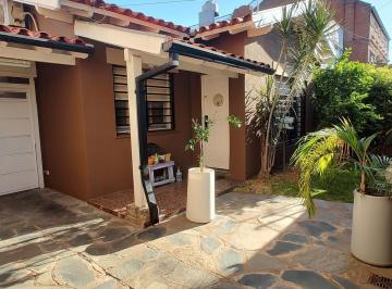 Casa · 114m² · 3 Ambientes · Ballester Casa Lote Propio Venta