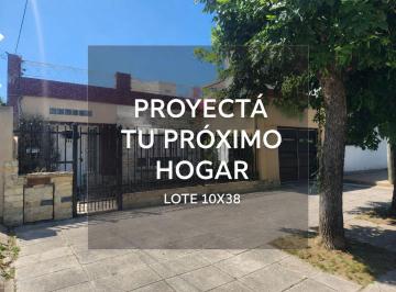 Casa · 178m² · 4 Ambientes · 2 Cocheras · Venta Casa Villa Luzuriaga Jardin Apto Credito