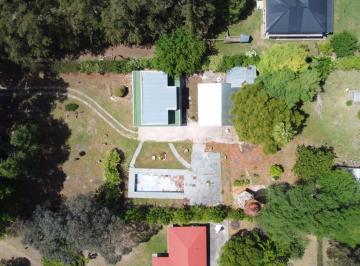 Casa · 310m² · 8 Ambientes · 3 Cocheras · Casa en Venta Ruta 2 Km 52 con Quincho y Pileta