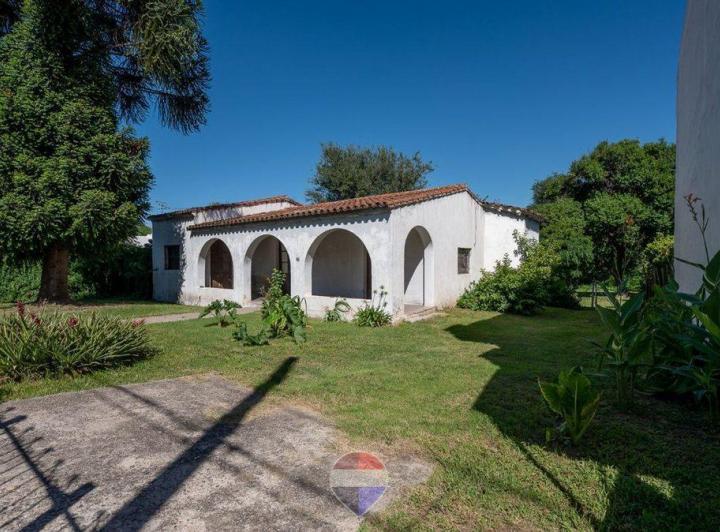 Casa · 238m² · 4 Ambientes · 1 Cochera