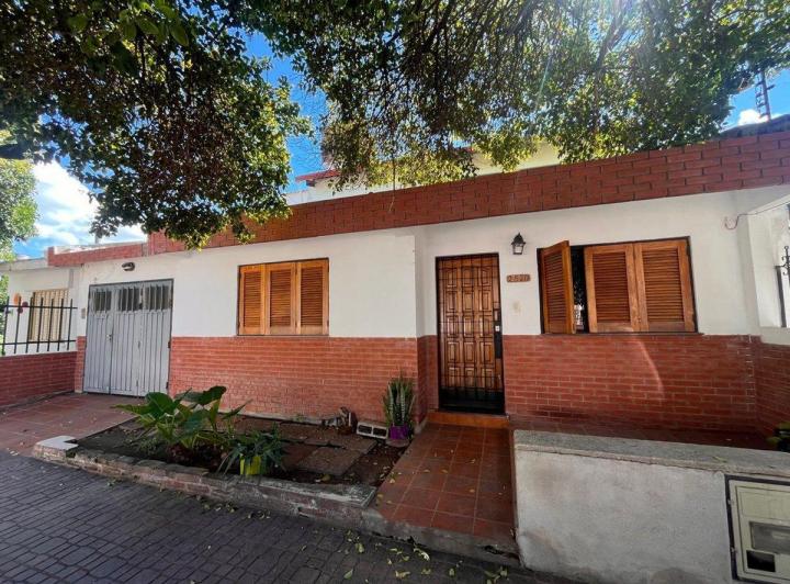 Casa · 162m² · 6 Ambientes · 1 Cochera