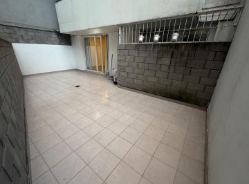 Departamento · 33m² · 1 Ambiente · Alquiler Monoambiente Divisible Gran Patio Almagro