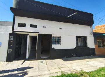 Casa · 256m² · 6 Ambientes · Venta Casa 286 m² Bochini 900 Avellaneda