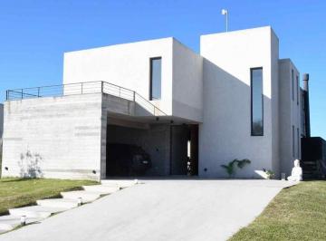 Casa · 234m² · 6 Ambientes · 2 Cocheras · Vta Casa Cruz del Sur Fdo a La Laguna con Renta