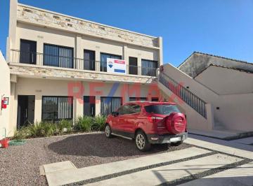 Departamento · 37m² · 2 Ambientes · PH 2 Amb Venta Castelar con Patio Cochera Opcional