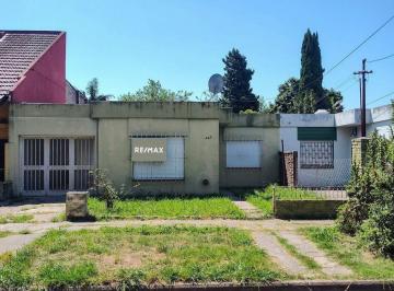 Casa · 105m² · 4 Ambientes · 2 Cocheras · Venta - Casa 4 Ambientes con Jardín - Campana