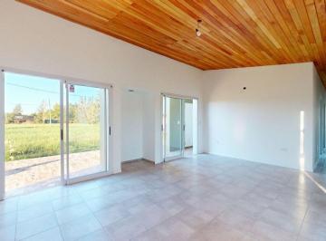 Casa · 80m² · 3 Ambientes · 2 Cocheras · Casa en Venta Villa Elisa 2 Dorm.
