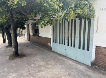 Casa · 156m² · 4 Ambientes · 1 Cochera · Casa en Venta Quilmes