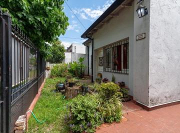 Casa · 193m² · 6 Ambientes · 1 Cochera · Venta Casa Multifamiliar Castelar