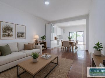 Casa · 147m² · 3 Dormitorios · 1 Cochera · PH en Beccar 2 Propiedades en 1
