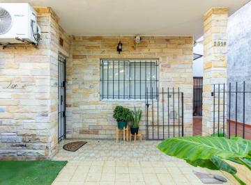 Casa · 180m² · 8 Ambientes · 2 Cocheras · Casa Multifamiliar en Don Torcuato