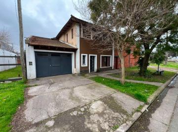 Casa · 200m² · 6 Ambientes · 1 Cochera · Casa 2 Dorm. en Venta en La Plata Cochera