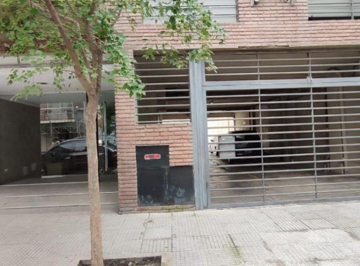 Excelente 3 Amb. Al Frente C/ Balcón, Lavadero y Cochera Cubierta